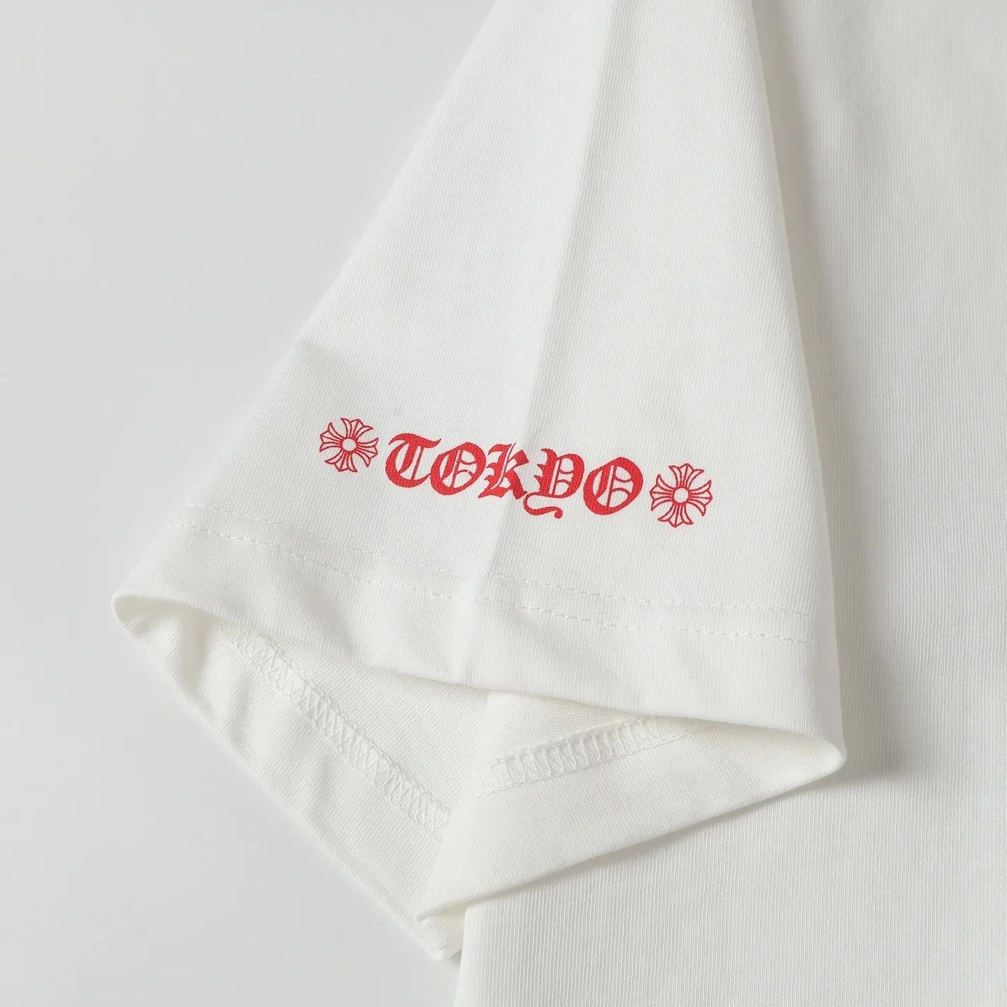 🅿️180 Chrome Hearts 25ss red lips flag printed short-sleeved T-shirt. Loose fit high-density knitted fabric, 280g double yarn, 1*1 double yarn thread, soft and comfortable to the touch, no deformation, os dropped shoulders, loose fit, same style for men and women. Color: White Size: XS-L